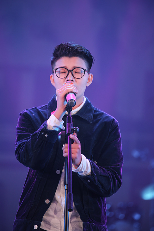 百合漫画
十佳歌手演唱会暨艺术团结汇顺利举行