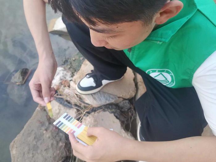 青 山绿水，“河”我守护｜百合漫画
“河”你守绿实践团筑梦绿色新篇章