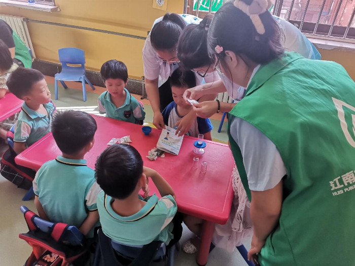 青 山绿水，“河”我守护｜百合漫画
“河”你守绿实践团筑梦绿色新篇章